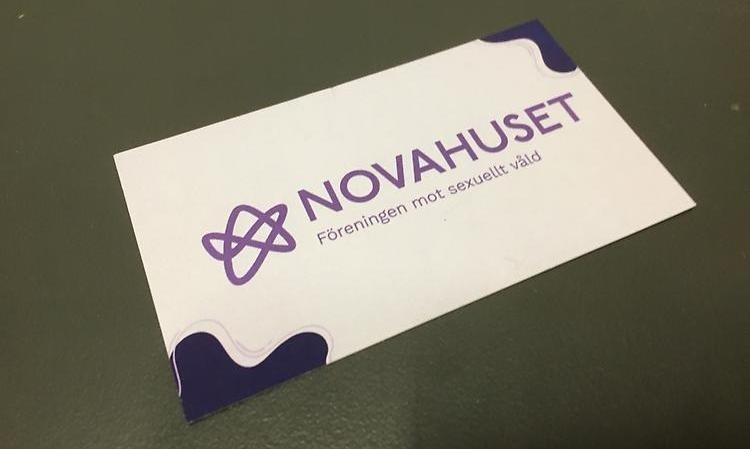 Visitkort Novahuset- en idell förening mot sexuellt våld